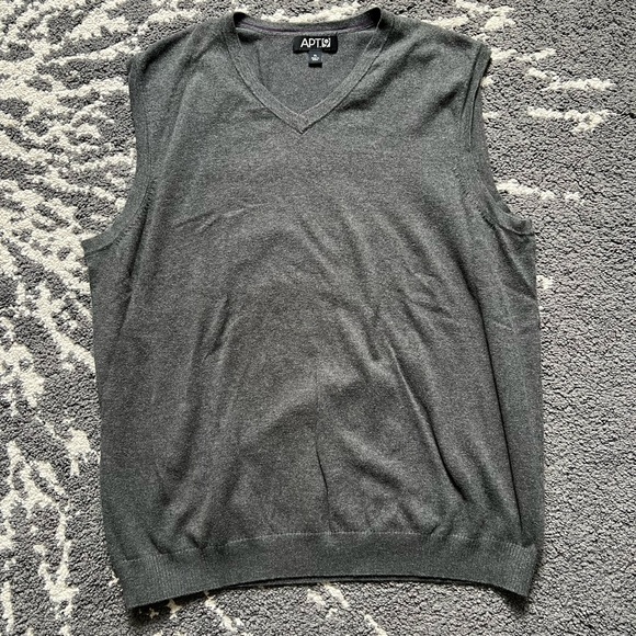 Apt. 9 Grey Sweater Vest - Picture 1 of 2